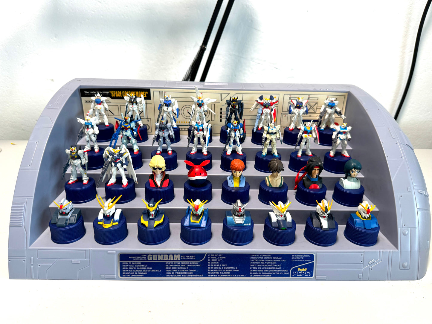 Gundam_ ガンダム25周年ボトルキャップコレクション瓶蓋收藏收藏舞台