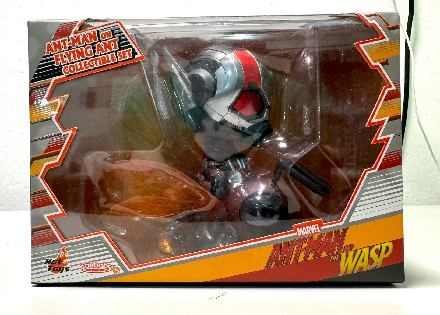 Hot Toys Cosbaby Ant-Man on Flying Ant collectible Set