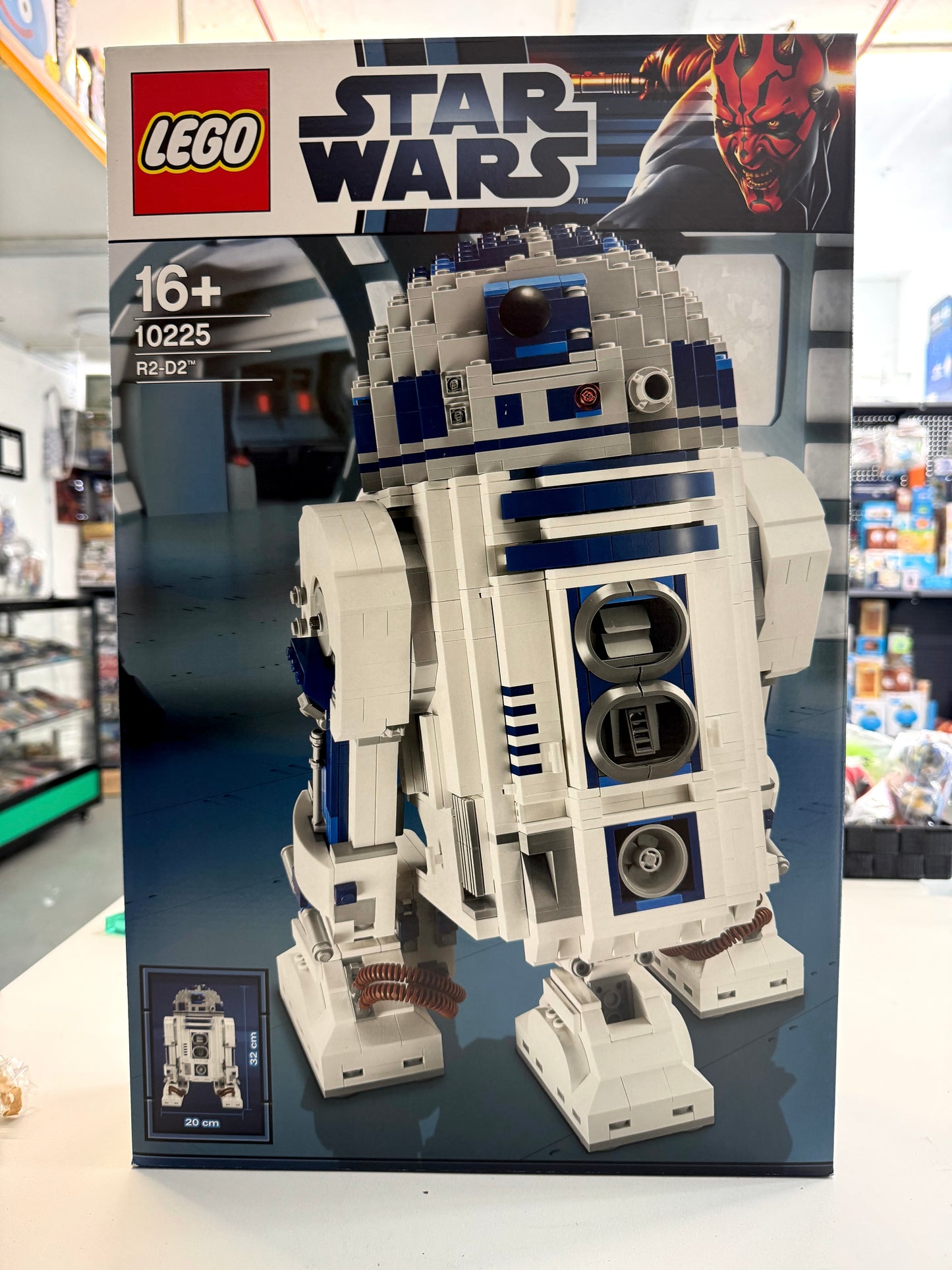 Lego 10225 StarWar Ultimate Collector Series - R2-D2 (舊版)