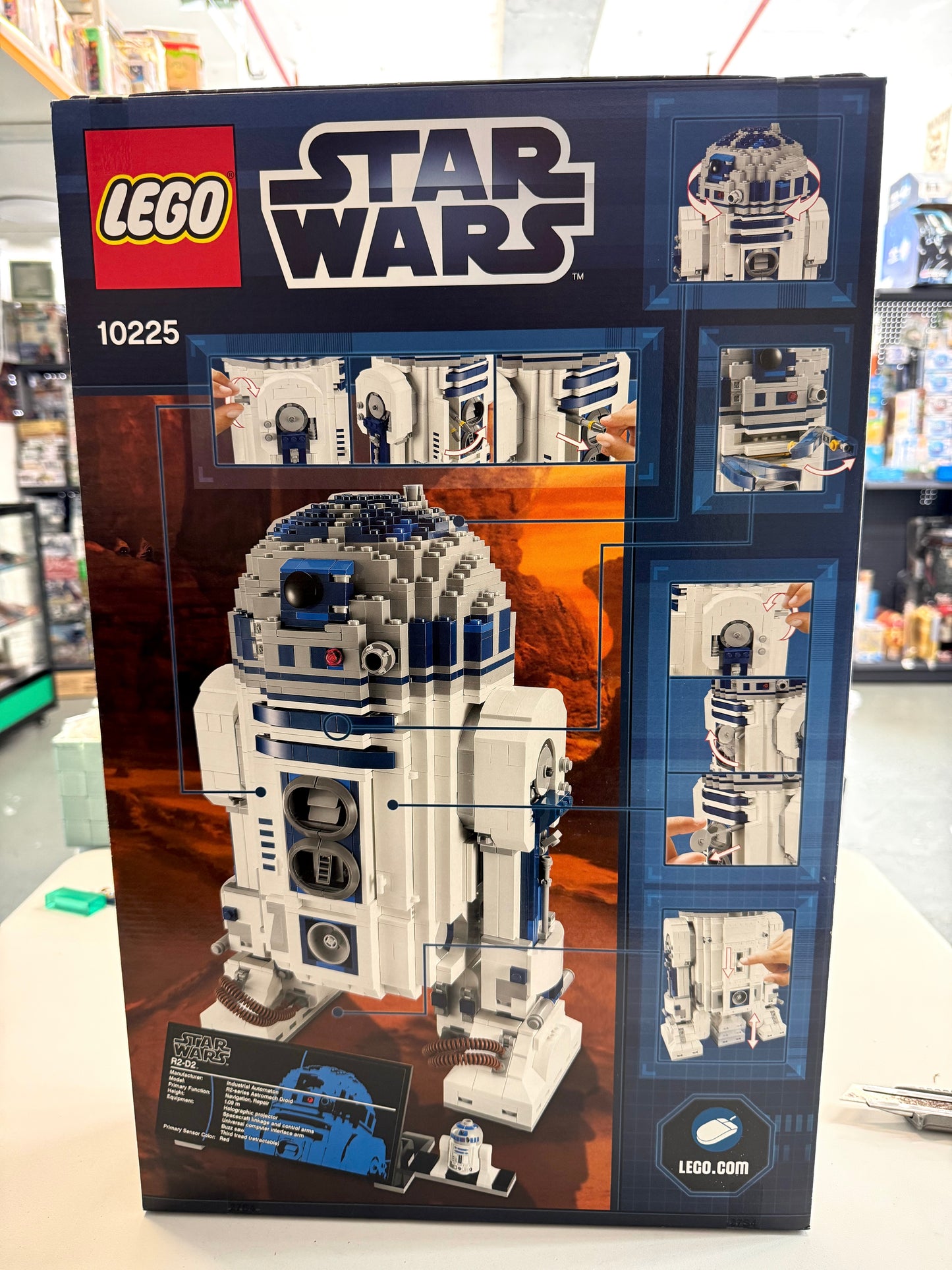 Lego 10225 StarWar Ultimate Collector Series - R2-D2 (舊版)