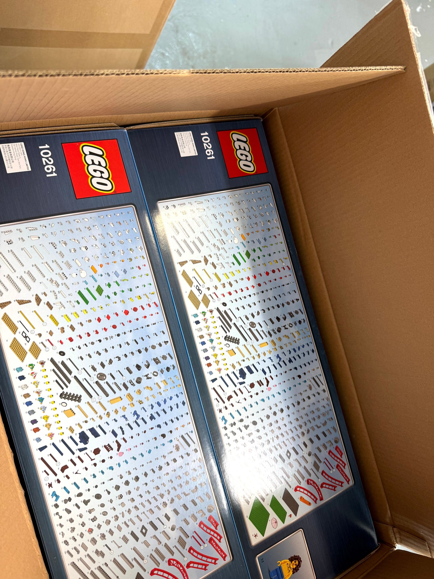 Lego 10261 Roller Coaster (原箱共2盒)