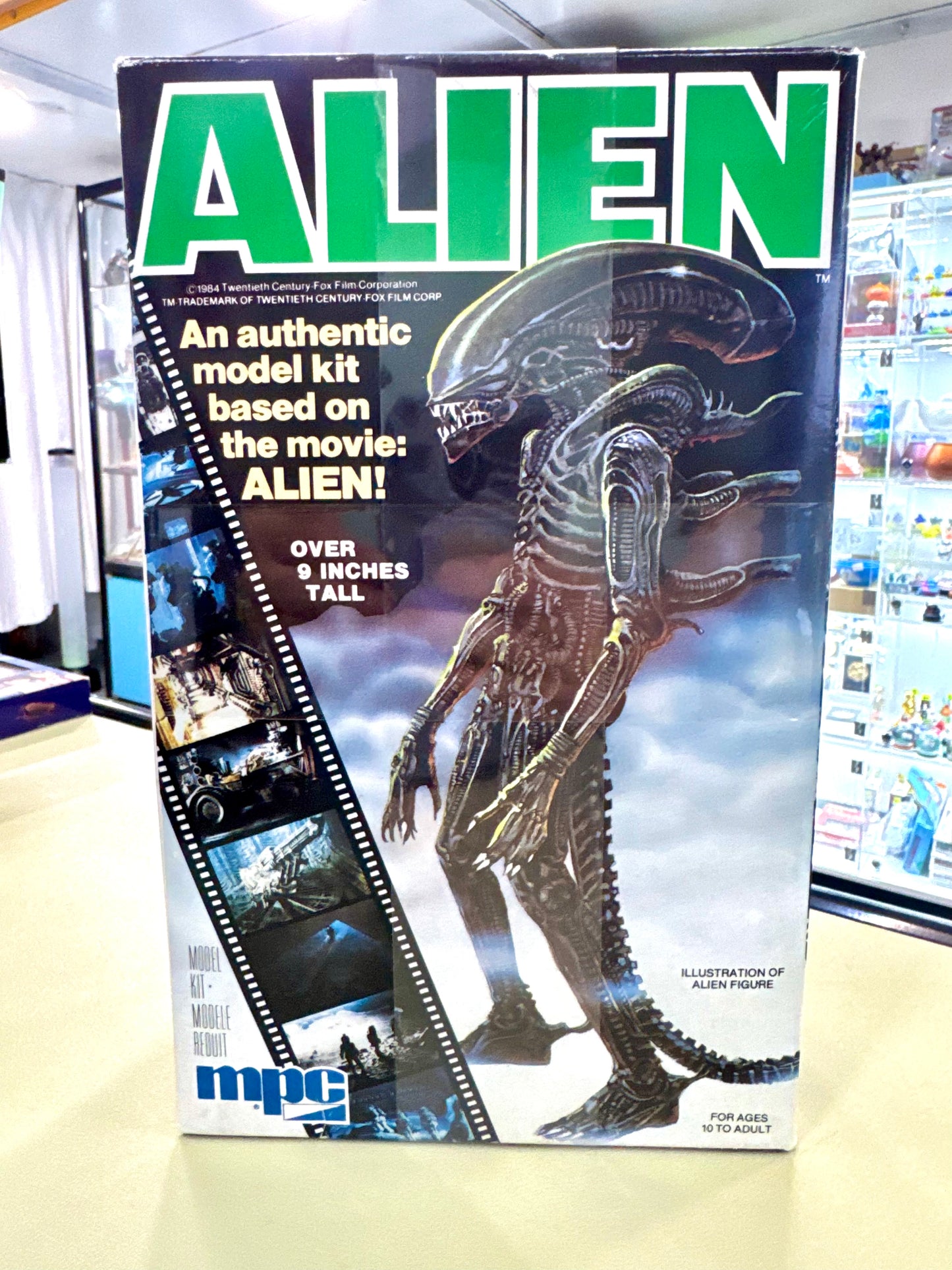 MPC Alien 模型 (around 9 Inches tall)