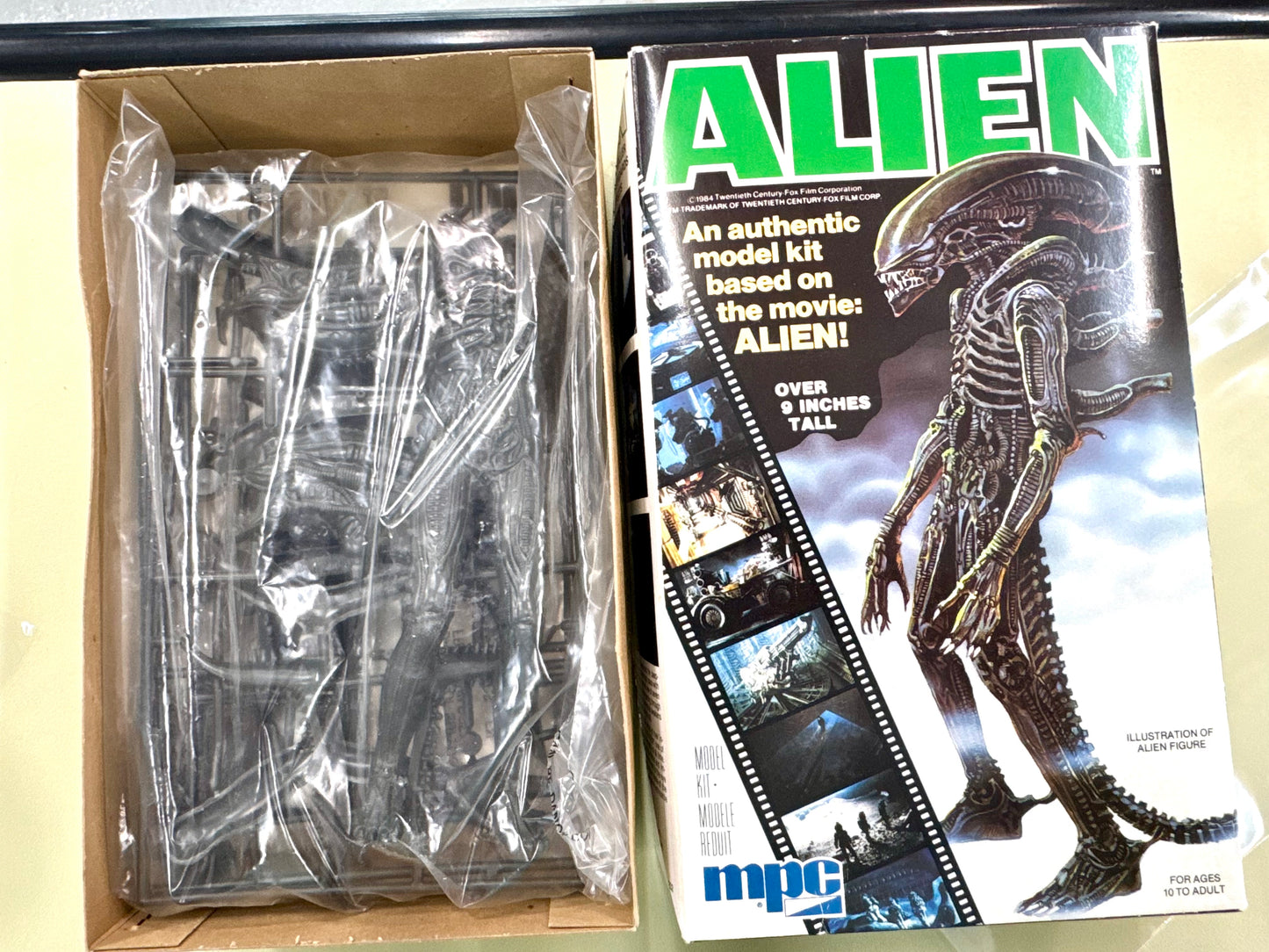 MPC Alien 模型 (around 9 Inches tall)